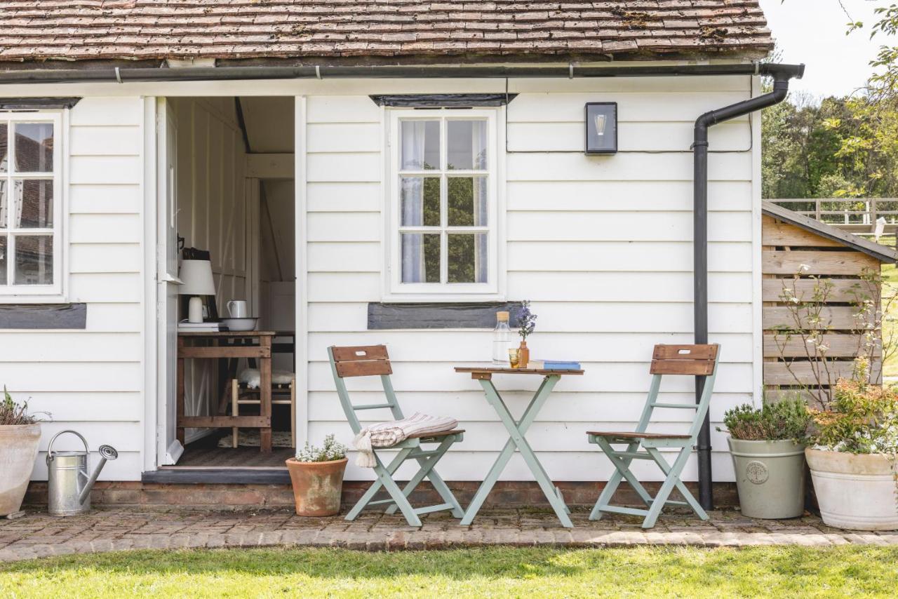 Cosy Cottage With Beautiful Garden, Hottub & Sauna Marden  Zewnętrze zdjęcie